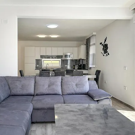 Gorgeous In Stancija Vergotini Holiday home *