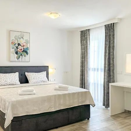 Gorgeous In Stancija Vergotini Holiday home *